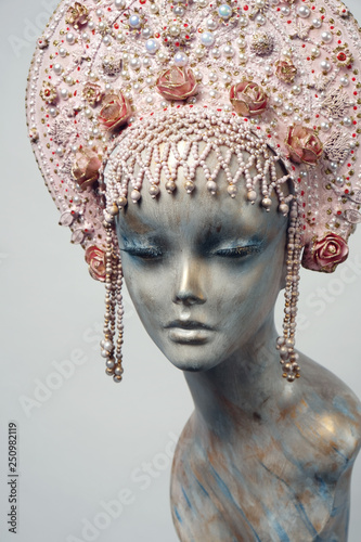Mannequin head in creative rose pearl Russian kokoshnick