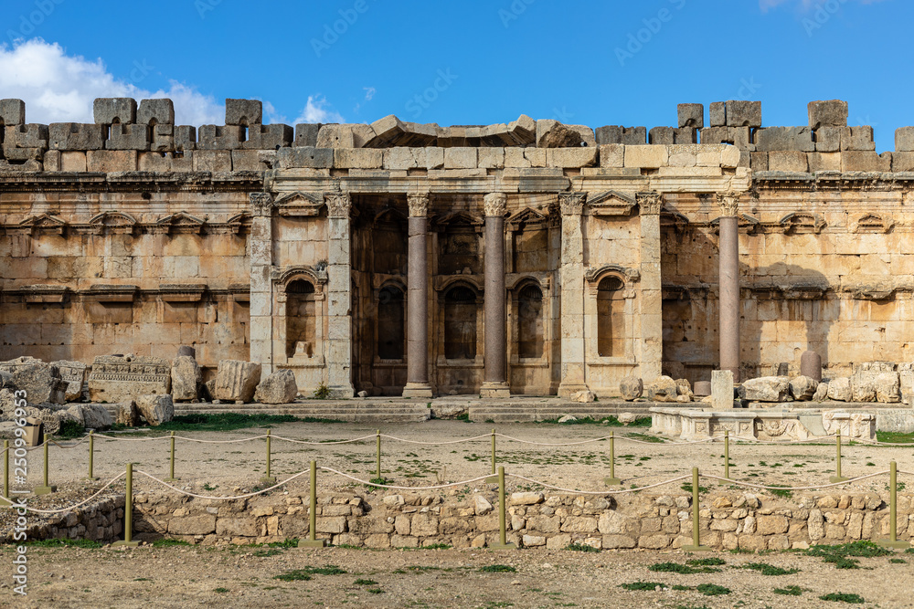 Fototapeta premium Mur d'enceinte de baalback, heliopolis, baalbeek liban