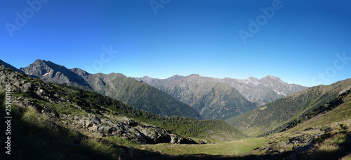 Vue sur le Batoua depuis le Lustou