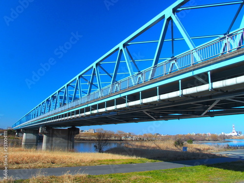 Fototapeta Naklejka Na Ścianę i Meble -  江戸川に架かる葛飾橋
