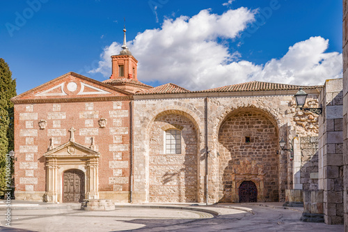 Capilla del Oidor in Alcal   de Henares. Remains of the old church of Santa Mar  a  it is currently an exhibition center where the baptismal font of Miguel de Cervantes is preserved.