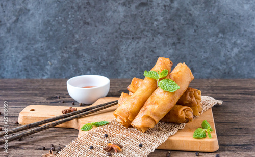 deep fried spring rolls, Por Pieer Tod or Fried spring rolls (Thai Spring Roll) Snacks and snacks that are popular with Thai and Chinese people.