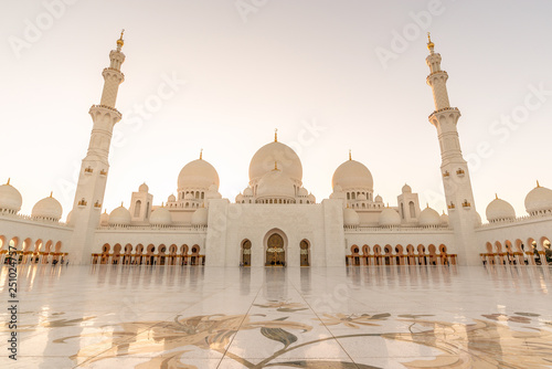 Sheikh Zayed Grand Mosque in Abu Dhabi near Dubai, United Arab EMirates