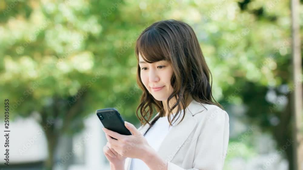 4K・スマートフォン・女性