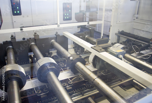 Fotografija gears in the machine at the factory