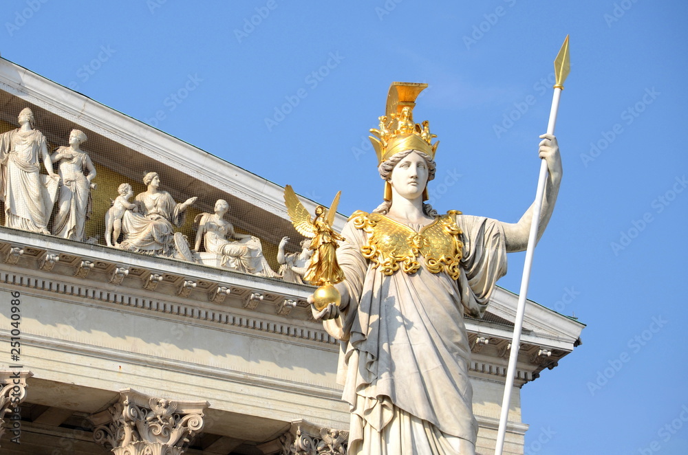 Obraz premium Statue of Pallas Athene in front of the Austrian Parliament in Vienna