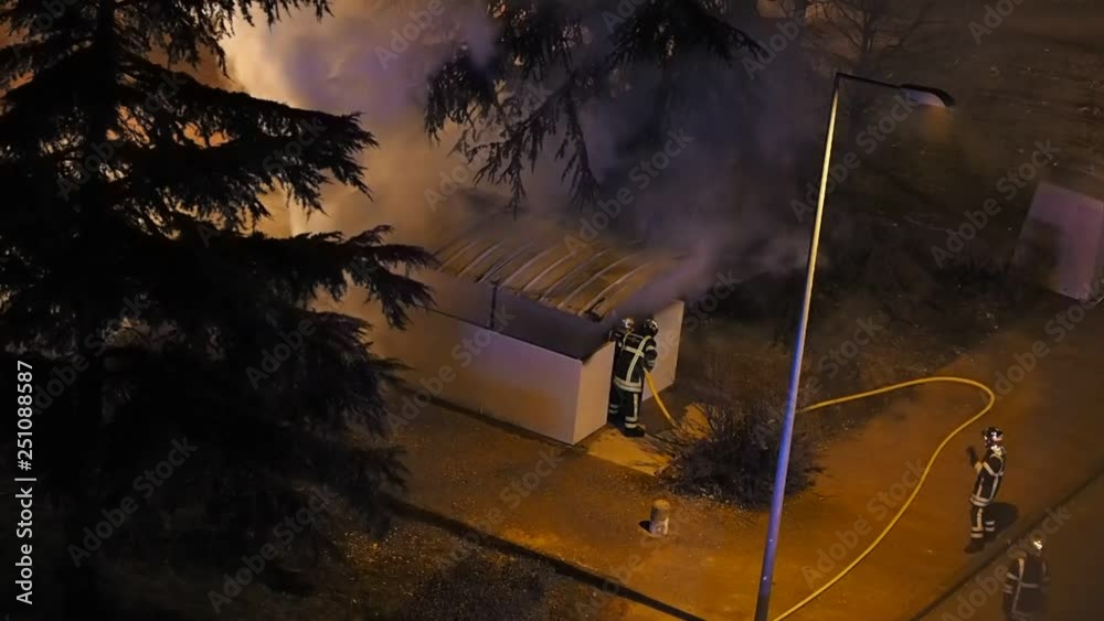 pompiers en intervention incendie