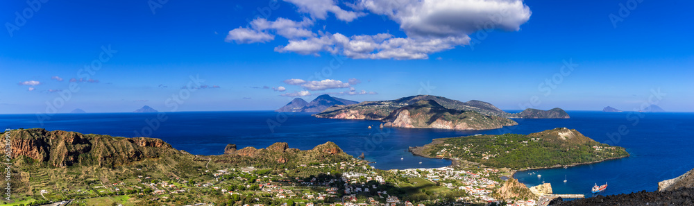 Blick von Vulcano auf die anderen Liparischen Inseln