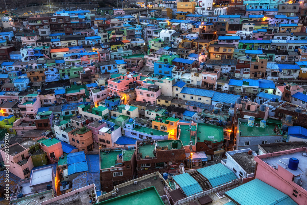 Fototapeta premium busan gamcheon culture village sunset