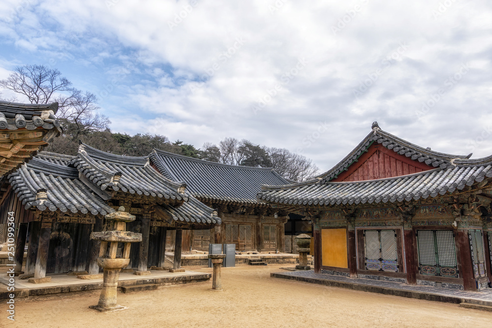 Tongdosa temple shrines