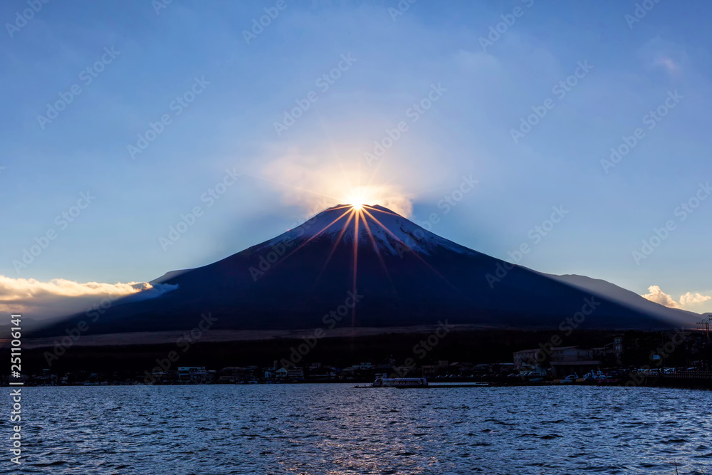 Daimound Fuji at Lake Yamanaka , Yamanashi, Japan, Mount Fuji or Fujisan located on Honshu Island, is the highest mountain in Japan.