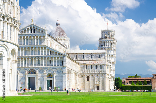 Obraz na plátně Pisa Baptistery Battistero, Pisa Cathedral Duomo Cattedrale and Leaning Tower To