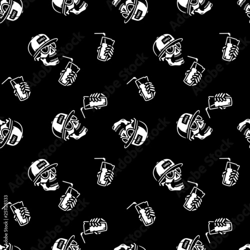 SKULL WITH COCKTAIL AND CAP SEAMLESS PATTERN WHITE BLACK BACKGROUND