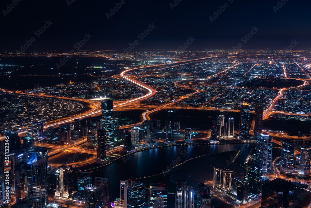 Obraz premium Bird view of Dubai skyline at magic hour