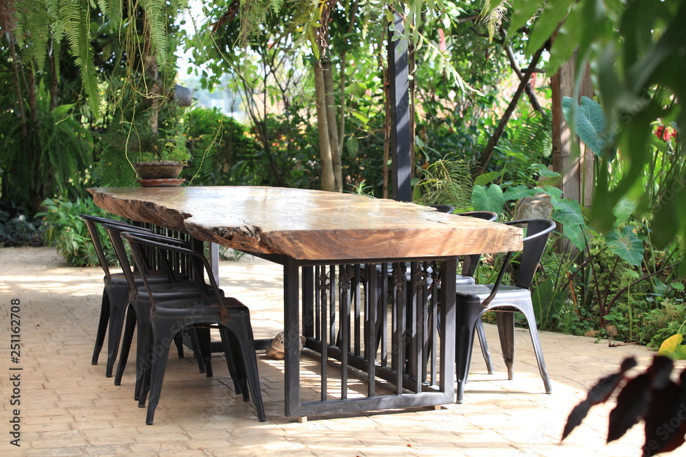 Obraz premium meeting table in garden