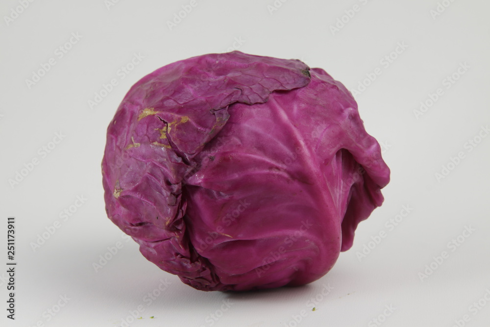 Obraz premium a purple cabbage