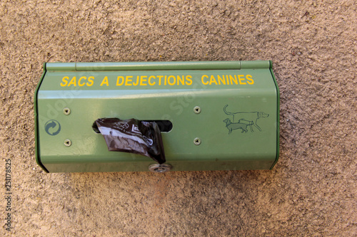 sac pour déjection canine photo