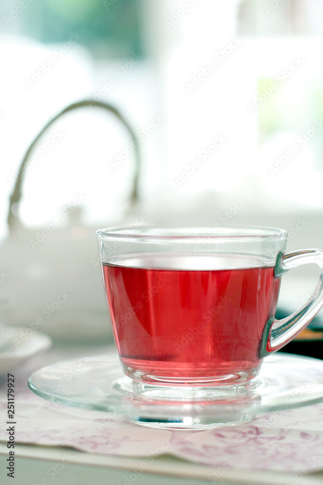 紅茶とガラスのティーカップ 紅茶とガラスのティーカップ