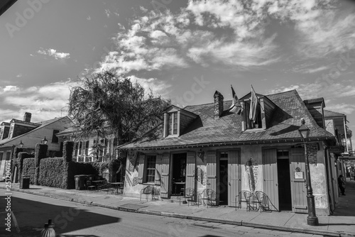 Fototapeta Naklejka Na Ścianę i Meble -  Historic house in the French quarter of New Orleans (USA)