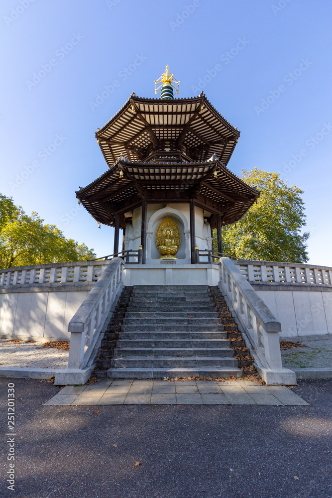 Fototapeta premium Peace Pagoda in Battersea Park, London