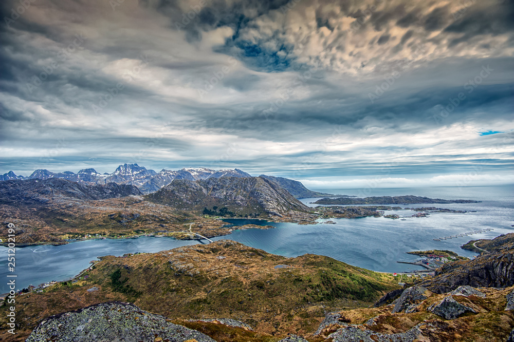 Obraz premium View to the east from Mt.tTekoppstetten above Mølnarodden In Flakstad municipal, Lofoten