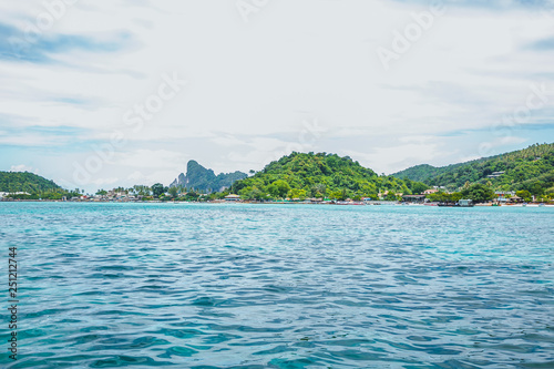 tropical islands in the sea © Artem Orlyanskiy