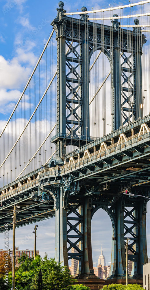 Fototapeta premium Manhattan Bridge in Brooklyn, New York, USA