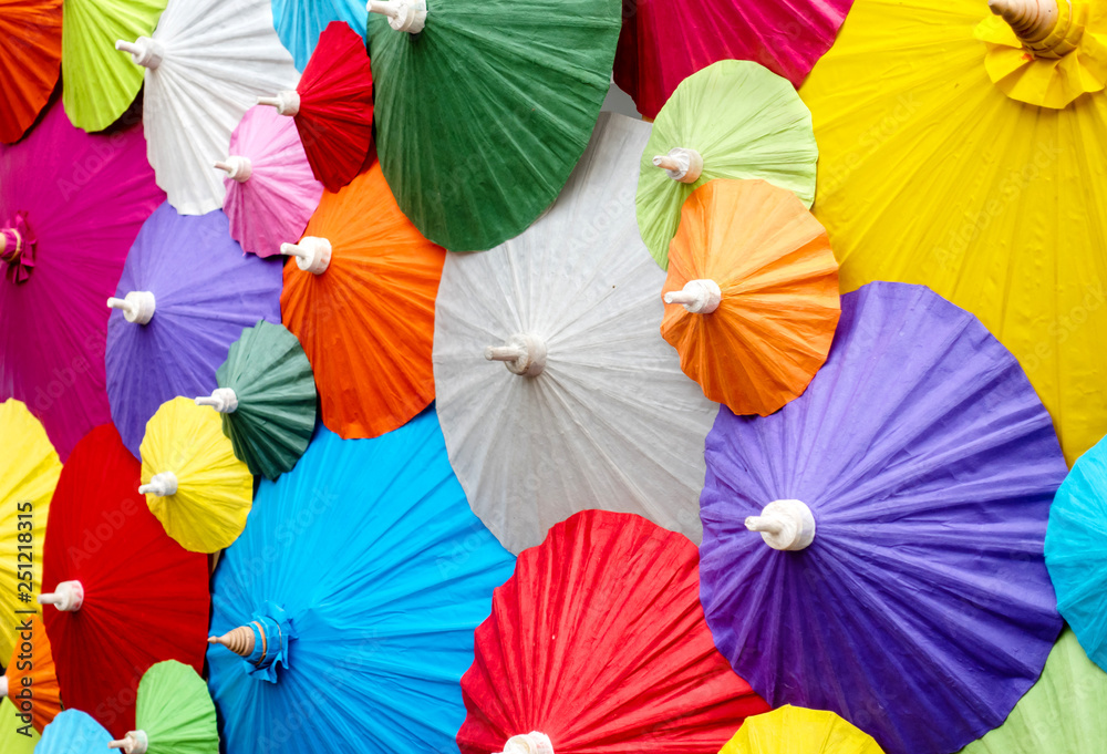 Obraz premium Background of collorful traditional Asian paper umbrellas