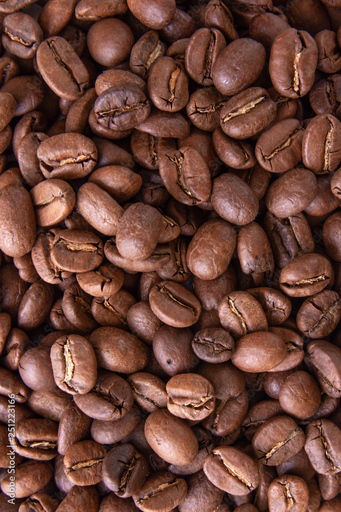 Fototapeta premium close up texture patern coffee beans isolated on white