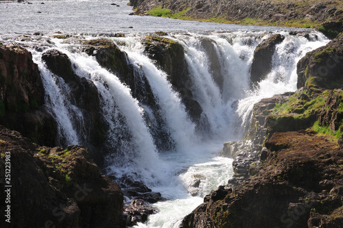 Island; Iceland; Kolugljufur; Wasserfall