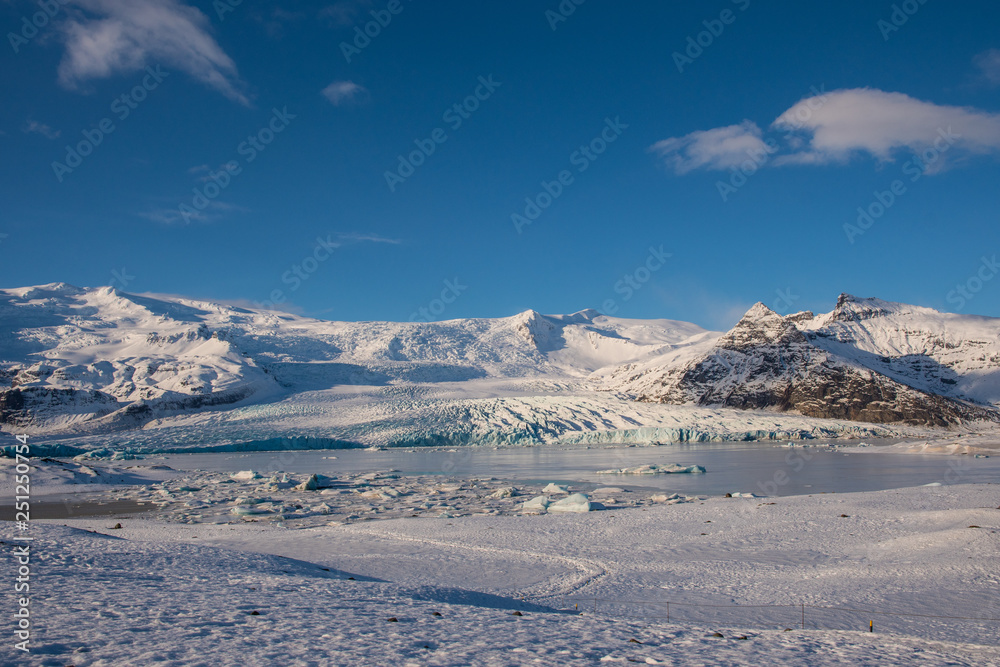 Fjallsarlon Iceberg lagoon with Vatnajokull glacier in Iceland