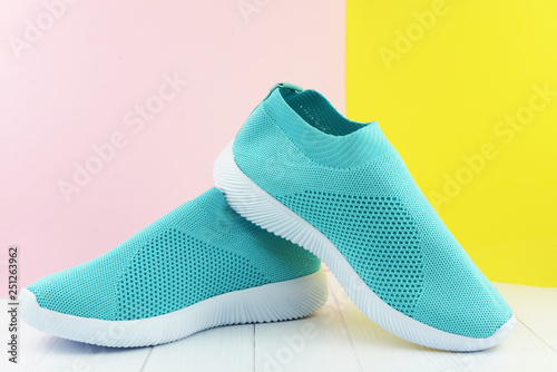 fashionable trend sports sneakers women's shoes