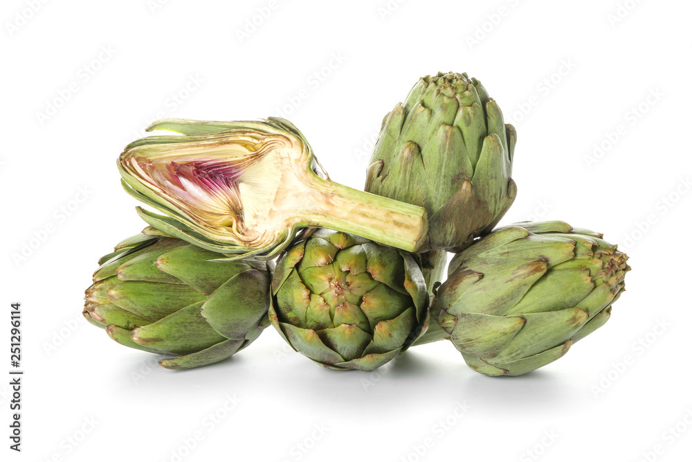 Obraz premium Raw artichokes on white background