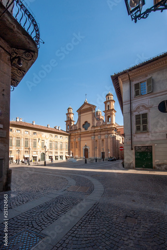 Quadro su tela scorcio della città di Novi ligure