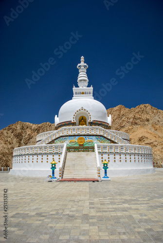 Stupa Santi, Leh, Lakdah, India.