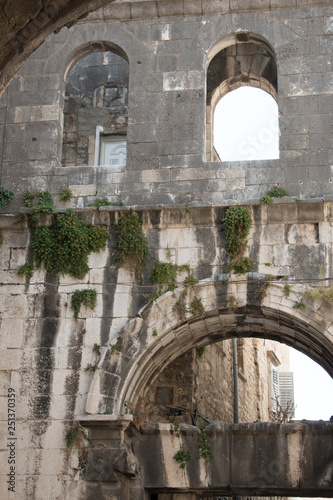 Alte Mauern in Split, Kroatien © marksn.media