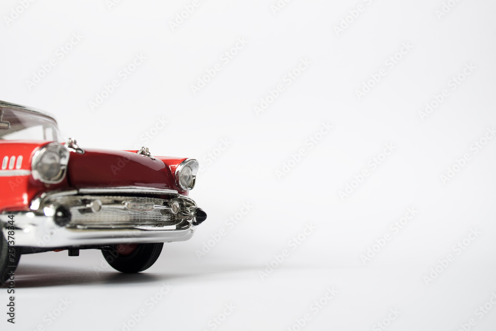 Naklejka premium voiture classique couleur rouge derrière détail
