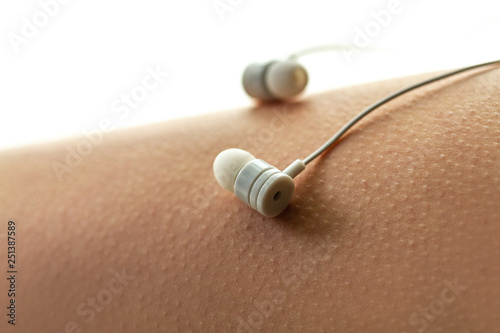 Bilde på lerret Music lover is having goosebumps, enjoying and feeling pleasure from favorite relaxing song
