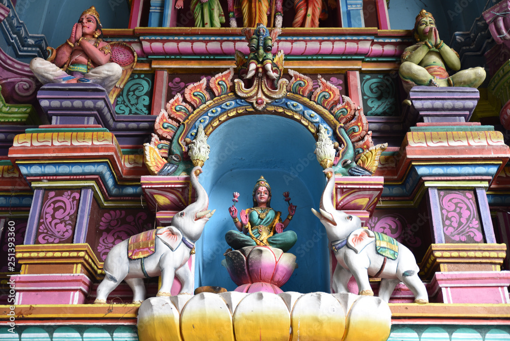 Naklejka premium Statues d'un temple hindou, Inde du Sud