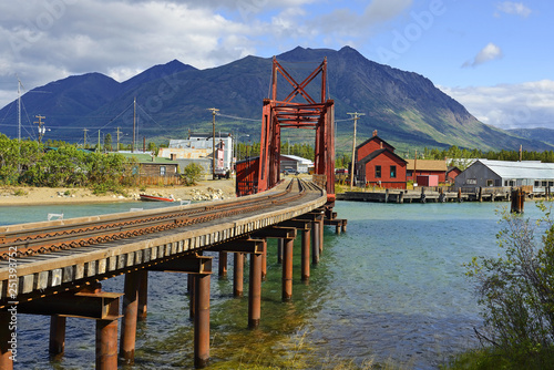Cuadro en lienzo The Iron Rail Bridge of Carcross