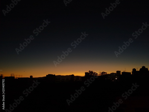 Amanecer en la ciudad de México © Peludis