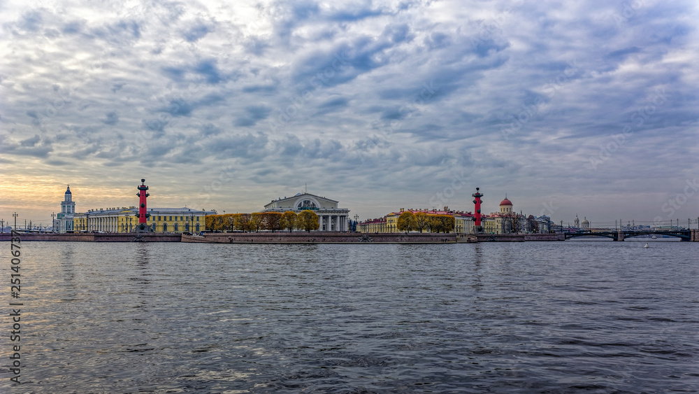 Fototapeta premium Saint-Petersburg. Neva, Spit of Vasilievsky island.