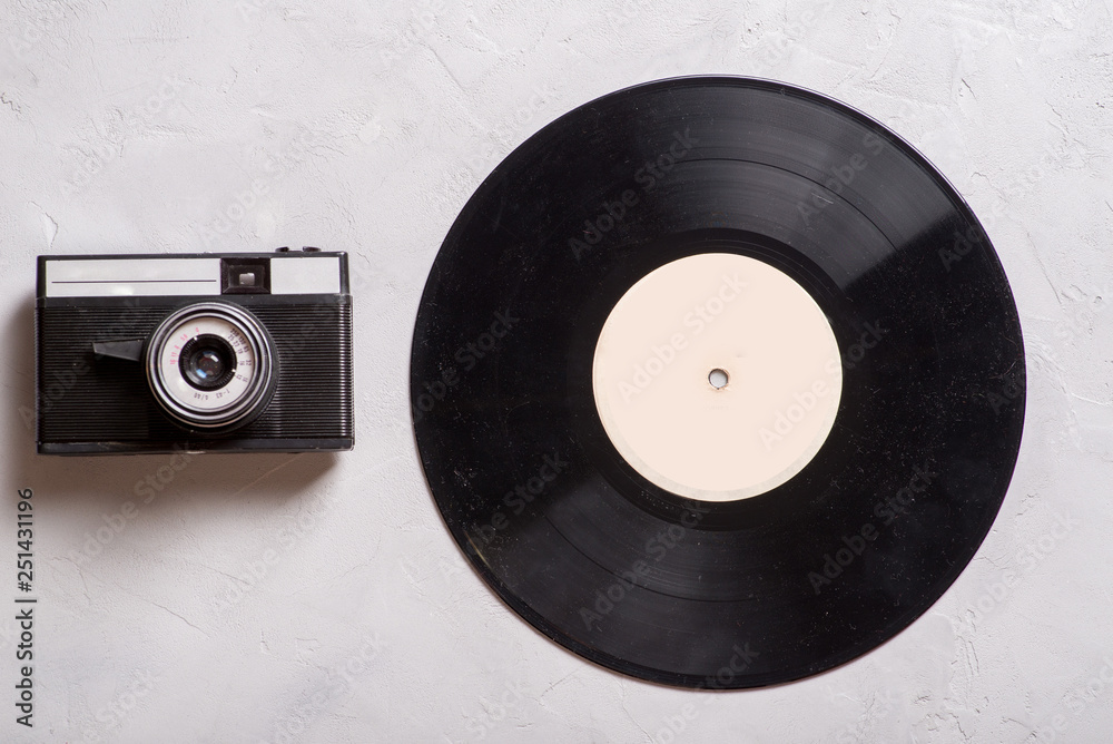 Obraz premium film camera and gramophone record