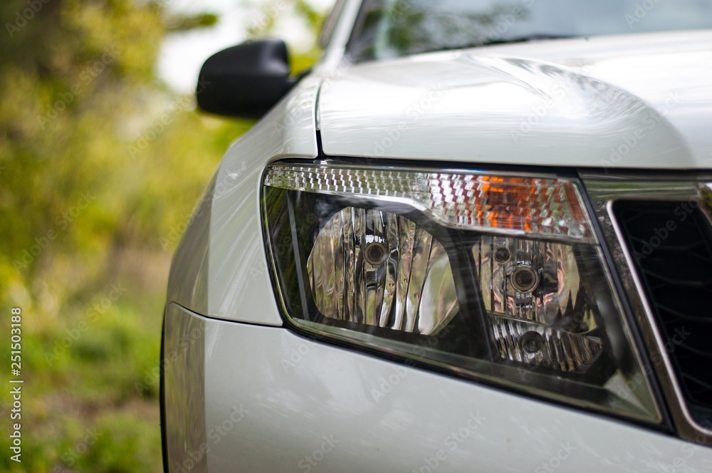 Car headlight with shallow depth of field