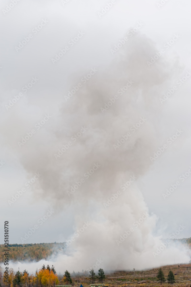 Explosion of thermite bomb from Solncepek launcher