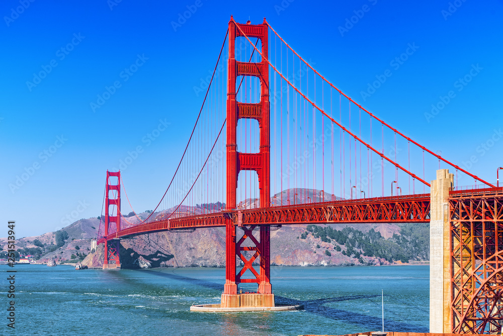 Fototapeta premium Panorama of the Gold Gate Bridge and the other side of the bay. San Francisco.