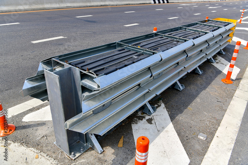 Crash Cushion on the road. Anchorless Non-Redirective Impact Attenuator.