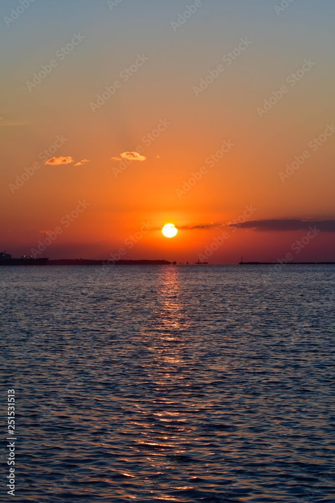 Naklejka premium sunset over sea