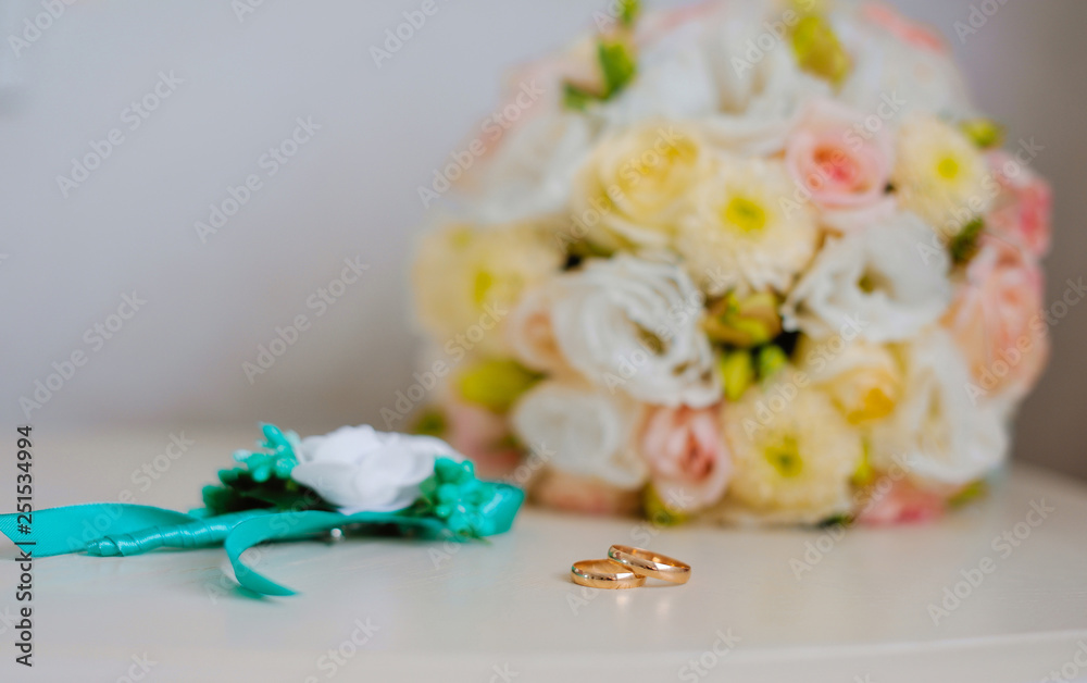 Wedding bouquet and rings Wedding bouquet and rings