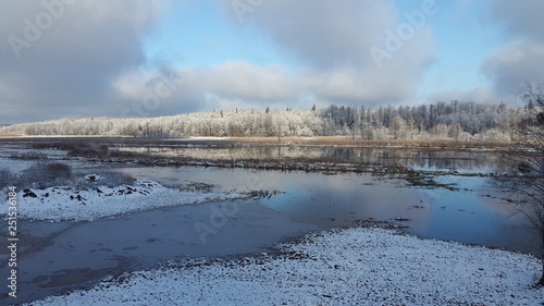 Rozlewiska w okolicy Białowieży i Puszczy Białowieskiej w okresie zimowym